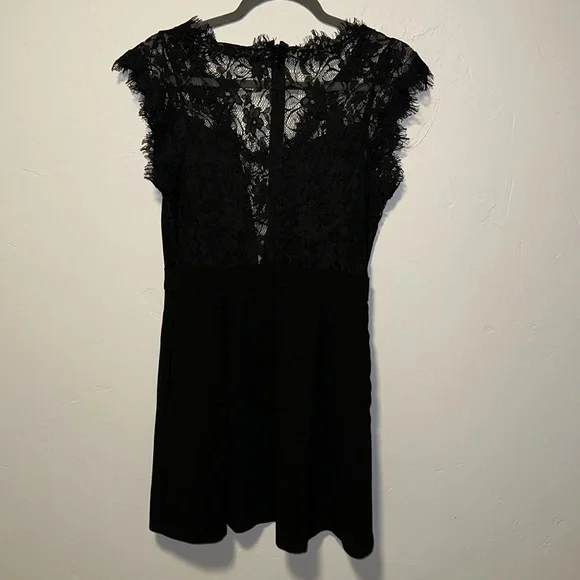 Lacy Black Dress So Cute! - Picture 6 of 8